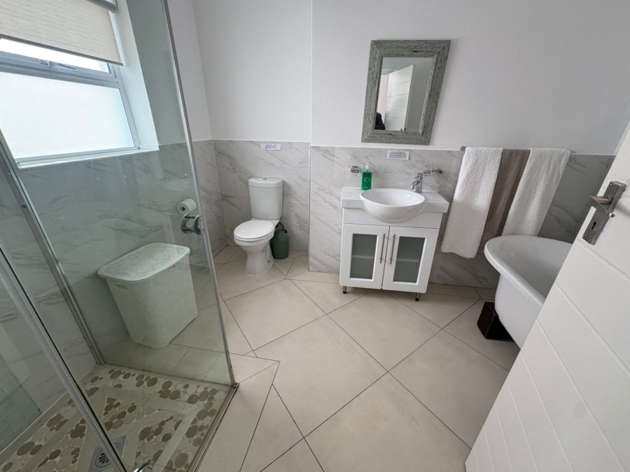 To Let 2 Bedroom Property for Rent in Camps Bay Western Cape